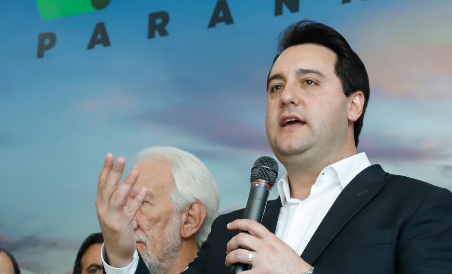 Um acordo assinado pelo governador Carlos Massa Ratinho Junior e o Grupo Latam Airlines vai abrir 71 novos voos no Estado. A empresa destaca que haverá ampliação de 17% das operações Paraná, fazendo do Estado o quarto maior mercado da companhia no Brasil. O anúncio feito nesta sexta-feira (30), no Palácio Iguaçu, em Curitiba.