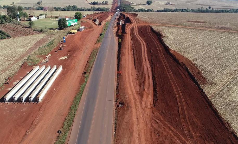 O Governo do Estado está investindo R$ 74,4 milhões em obras de rodovias da região Noroeste. Estão em andamento a duplicação da PR-323, de Paiçandu até Doutor Camargo, e a construção de uma ciclovia no município de Terra Boa, na PR-082. As obras são executadas pelo Departamento de Estradas de Rodagem do Paraná (DER-PR). Foto: Divulgação/DER