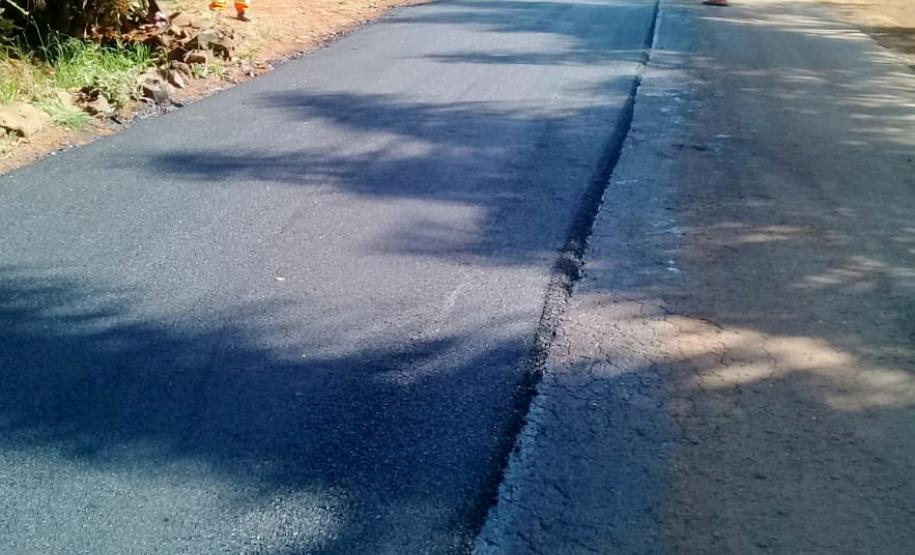 A PR-364, na região Centro-Oeste, está recebendo melhoria no trecho entre a BR-277, próximo a Guarapuava, até o final da pista pavimentada, logo após Goioxim, em uma extensão de 50,4 quilômetros