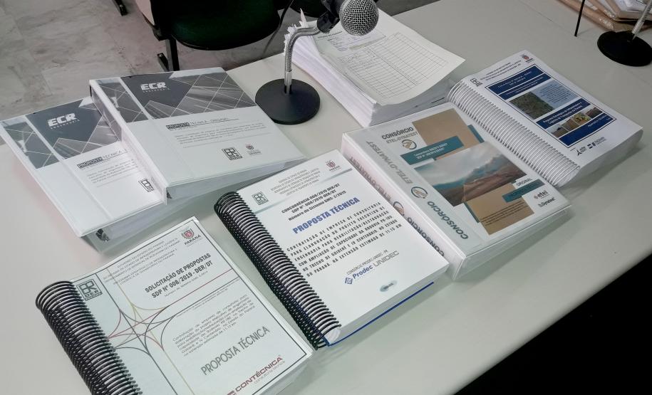 O Departamento de Estradas de Rodagem do Paraná (DER/PR) realizou nesta terça-feira (17) a primeira abertura de envelopes com as propostas técnicas para uma licitação de projeto do Banco de Projetos do Paraná.
Foto: Divulgação/DER