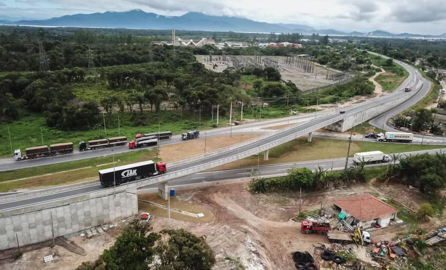 O governador Carlos Massa Ratinho Júnior inaugura nesta quinta-feira (10) , o viaduto da BR-277 e as obras de ampliação do Terminal de Contêineres de Paranaguá (TCP).Paranaguá, 09/10/2019 -  Foto: Geraldo Bubniak/AEN