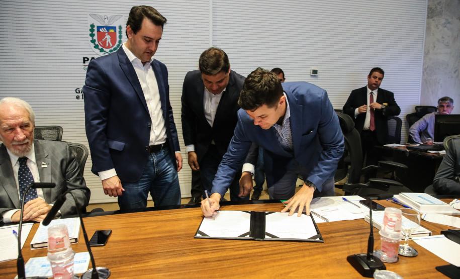 O governador Carlos Massa Ratinho Junior participa nesta terça-feira (15) da reunião com a equipe de governo. 15/10/2019 - Foto: Geraldo Bubniak/AEN