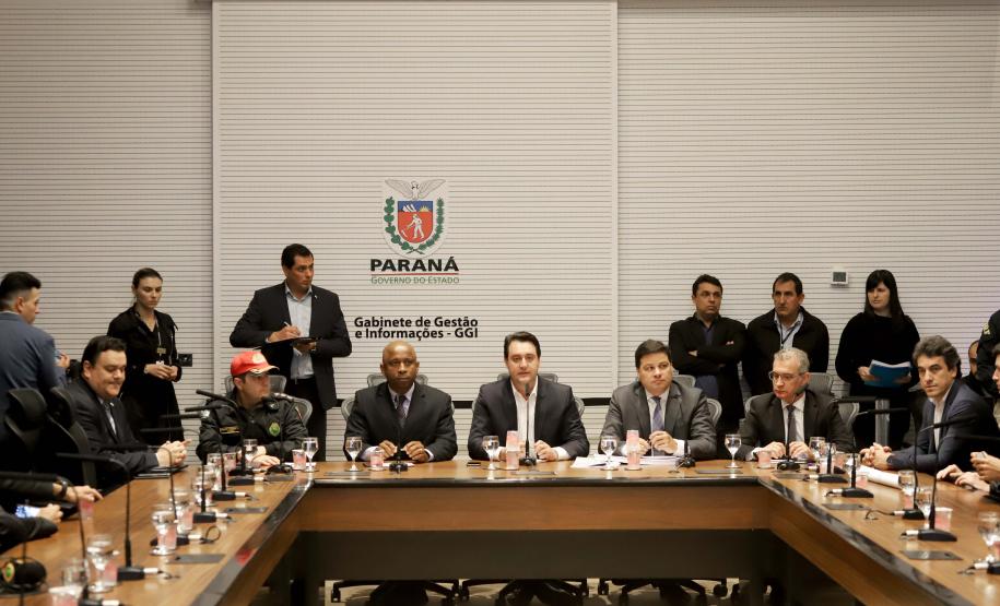 O governador Carlos Massa Ratinho Junior e o secretário de Infraestrutura e Logística, Sandro Alex, divulgaram nesta segunda-feira (21), quais as obras aprovadas pelo Governo do Estado para serem realizadas com os recursos do acordo de leniência firmado entre a concessionária Rodonorte e o Ministério Público Federal (MPF)