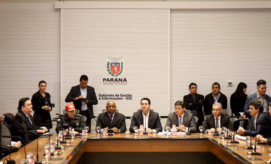 O governador Carlos Massa Ratinho Junior e o secretário de Infraestrutura e Logística, Sandro Alex, divulgaram nesta segunda-feira (21), quais as obras aprovadas pelo Governo do Estado para serem realizadas com os recursos do acordo de leniência firmado entre a concessionária Rodonorte e o Ministério Público Federal (MPF)