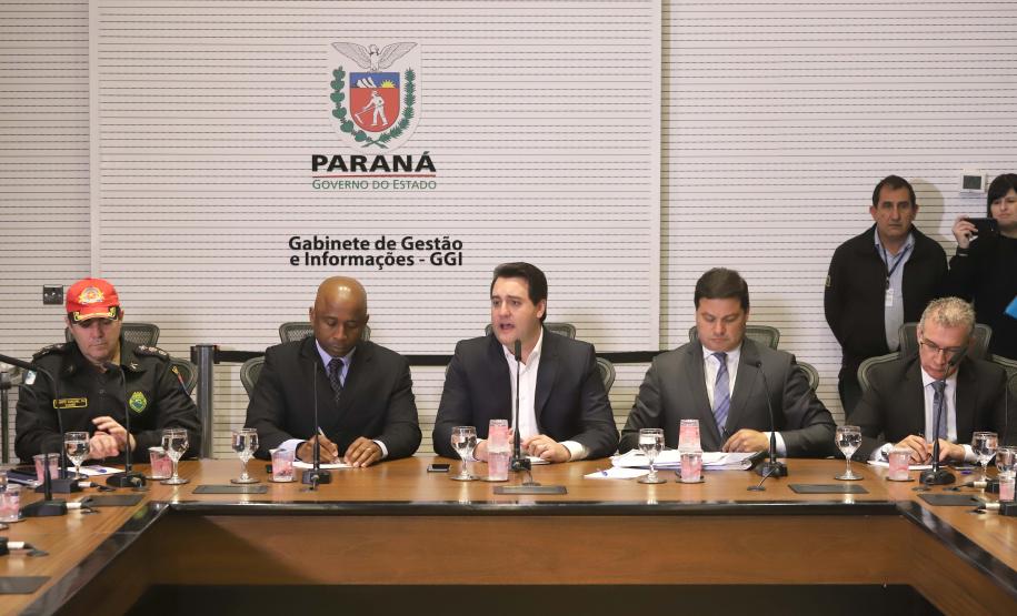 O governador Carlos Massa Ratinho Junior e o secretário de Infraestrutura e Logística, Sandro Alex, divulgaram nesta segunda-feira (21), quais as obras aprovadas pelo Governo do Estado para serem realizadas com os recursos do acordo de leniência firmado entre a concessionária Rodonorte e o Ministério Público Federal (MPF)