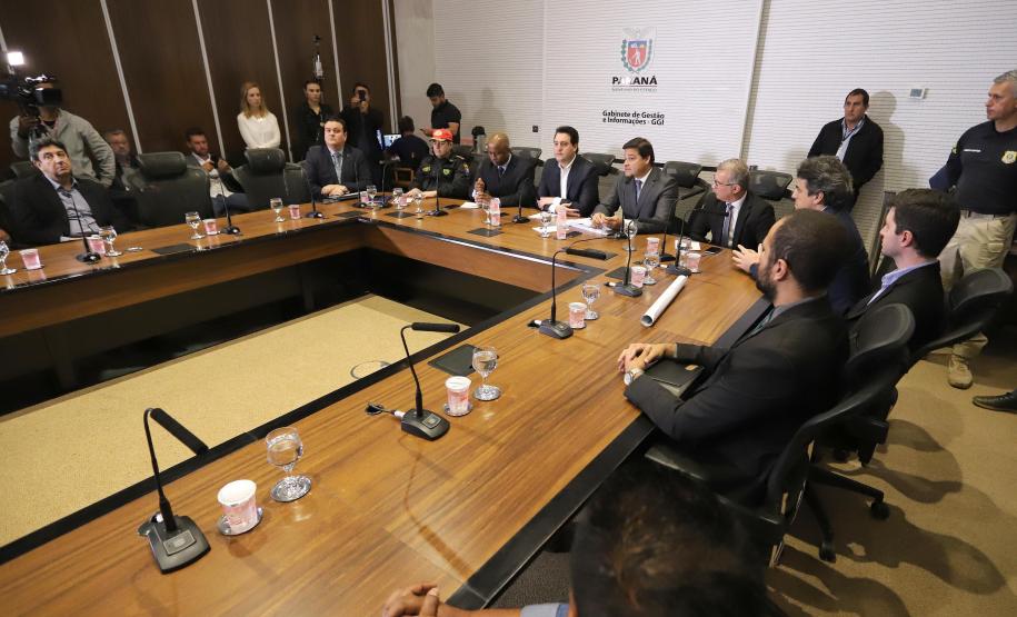 O governador Carlos Massa Ratinho Junior e o secretário de Infraestrutura e Logística, Sandro Alex, divulgaram nesta segunda-feira (21), quais as obras aprovadas pelo Governo do Estado para serem realizadas com os recursos do acordo de leniência firmado entre a concessionária Rodonorte e o Ministério Público Federal (MPF)