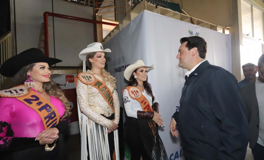 O governador concede coletiva à imprensa.Ponta Grossa, 23-10-19.Foto: Arnaldo Alves / AEN.