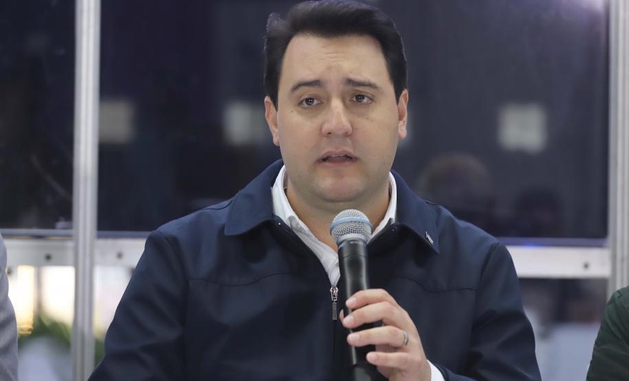 O governador concede coletiva à imprensa.Ponta Grossa, 23-10-19.Foto: Arnaldo Alves / AEN.