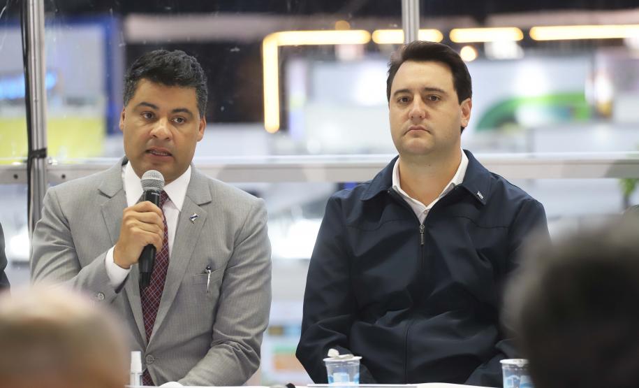 O governador concede coletiva à imprensa.Ponta Grossa, 23-10-19.Foto: Arnaldo Alves / AEN.