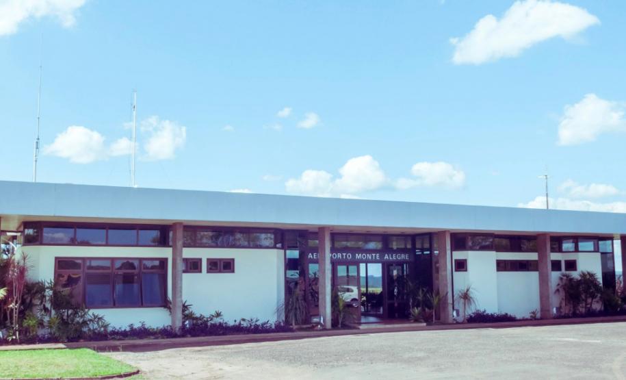 Os três voos semanais diários entre Curitiba e Telêmaco Borba vão ajudar o novo ciclo de crescimento da cidade, que será impulsionado pelos investimentos de R$ 9,1 bilhões da Klabin na ampliação da fábrica de Ortigueira, cidade vizinha. Serão criados mais de 11 mil postos de trabalho na região nos próximos anos.Foto: Prefeitura de Telêmaco Borba