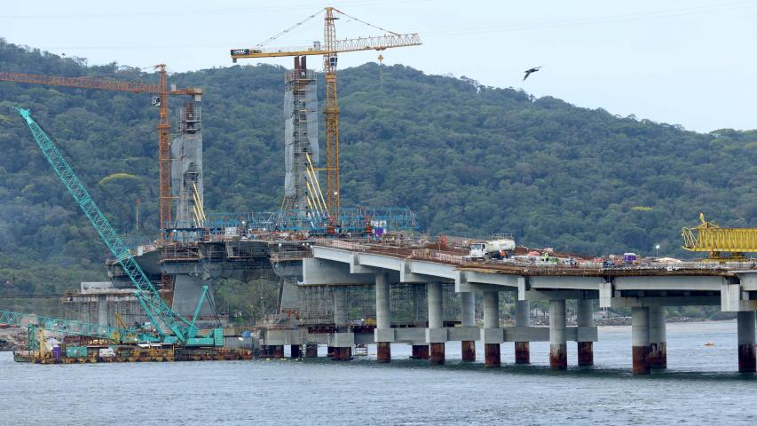 Ponte de Guaratuba chega a 80%