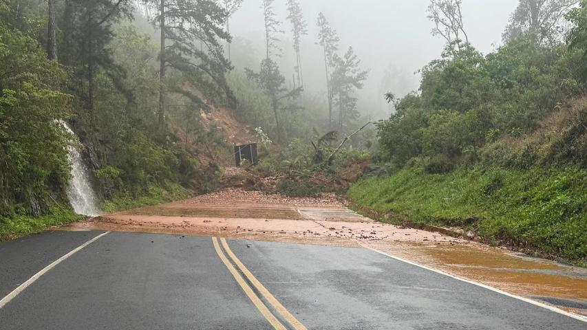 Chuvas atingem rodovias estaduais neste sábado