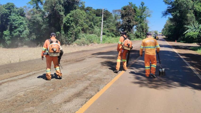 Rodovia de Corbélia começa a receber melhorias no pavimento